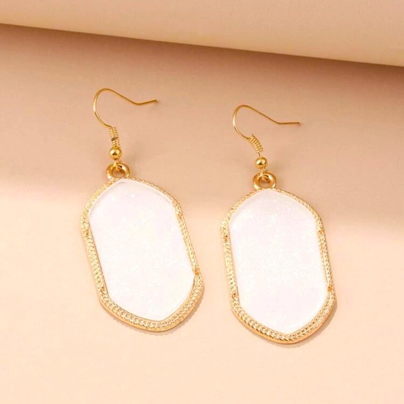 ❤️Geometric Decor Drop Earrings - Picture 3 of 6